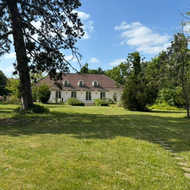 Maison 9 pièces 3500 €