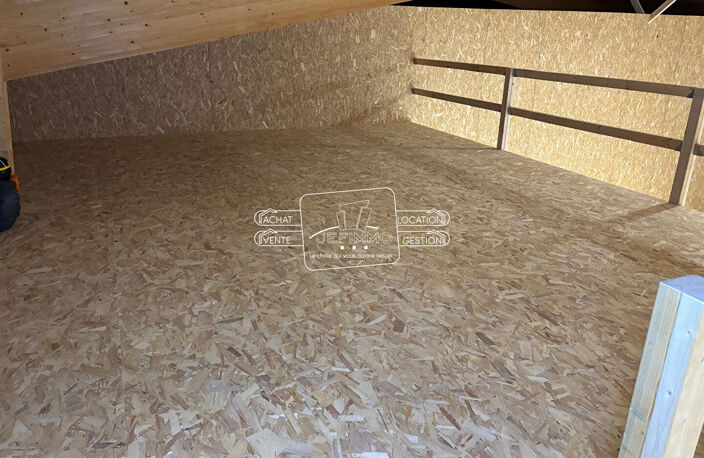 Bâtiment d'activité   de 565,84 m² - ZA ST CLEMENT — photo 2