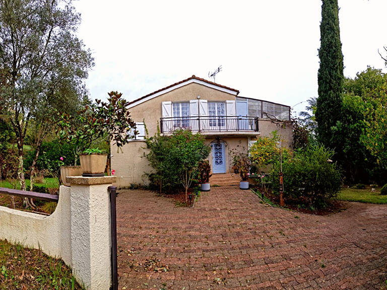 CODOM : Maison d'architecte ? 205 m² ? Terrain 1 300 m²  2 pas du centre ville. — photo 1