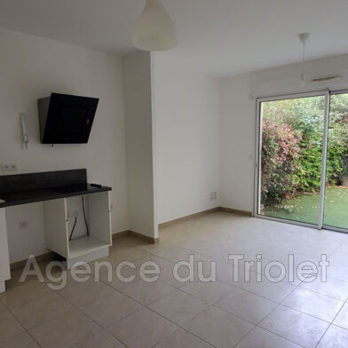 Appartement 4 pièces 1631 €