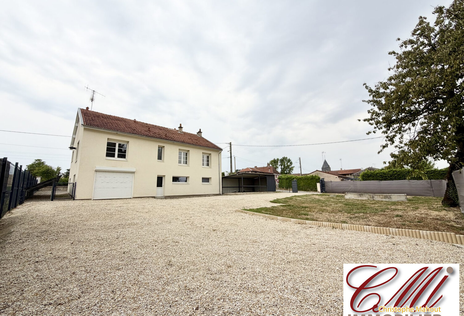 Maison sur sous-sol — photo 1