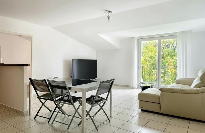 T3 dernier étage  Ascenseur, balcon et 2 parkings - DPE C — photo 4