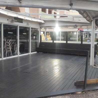 Commerce  294300 €