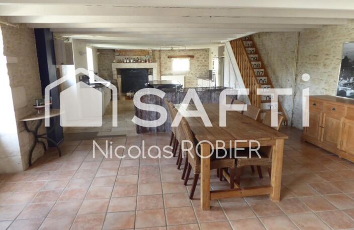 Jolie Maison en pierre, beaux volumes, possibilités trois chambres, petite dépendance!! — photo 2