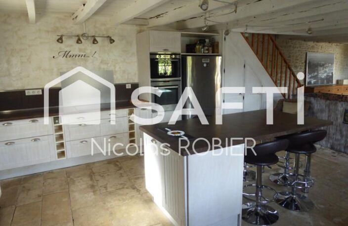 Jolie Maison en pierre, beaux volumes, possibilités trois chambres, petite dépendance!! — photo 4