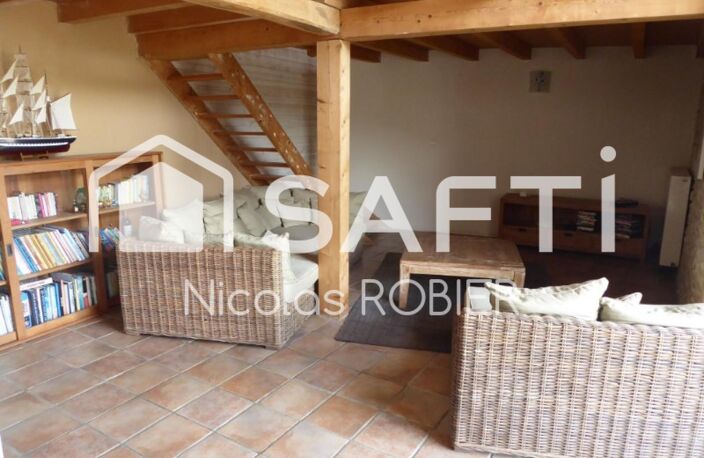Jolie Maison en pierre, beaux volumes, possibilités trois chambres, petite dépendance!! — photo 5
