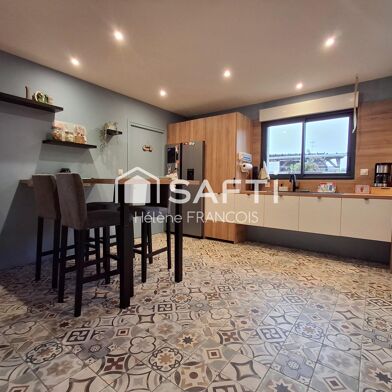 Maison 6 pièces 334400 €