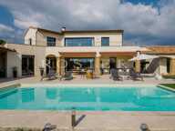 Villa contemporaine avec vues sur le Luberon. — photo 2