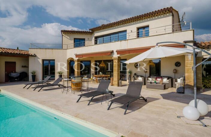 Villa contemporaine avec vues sur le Luberon. — photo 3