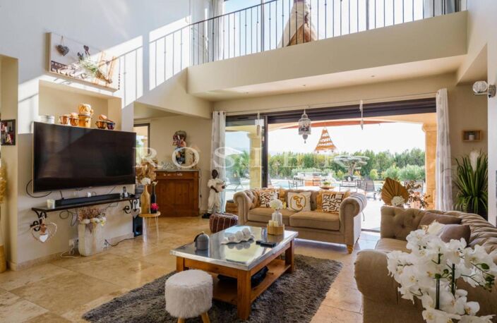 Villa contemporaine avec vues sur le Luberon. — photo 4