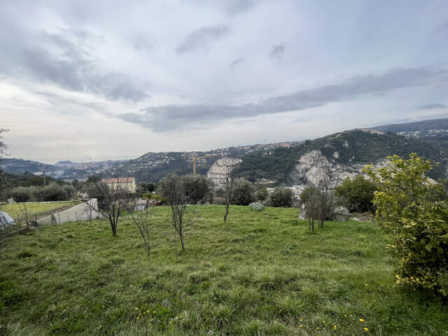 BEAU TERRAIN IDEAL PROJET INVESTISSEMENT — photo du bien