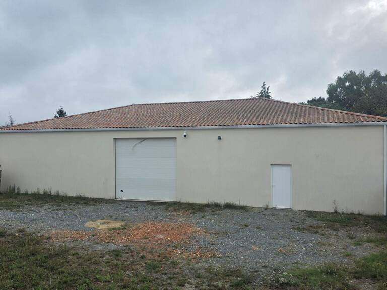 Vente Hangar 289 m&sup2; — photo 1