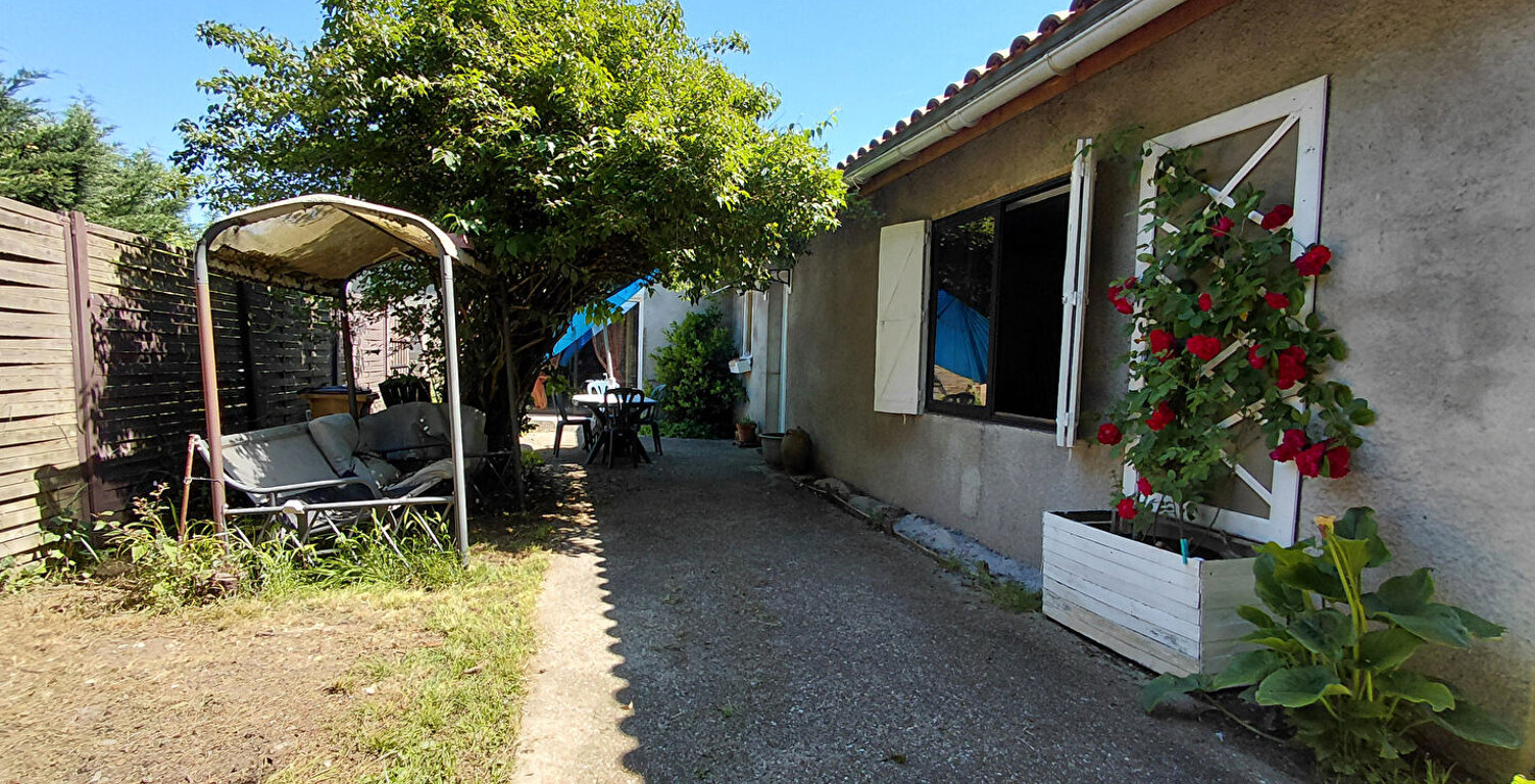 Maison 4 chambres sur terrain de 1675 m2 secteur Pugnac — photo 1
