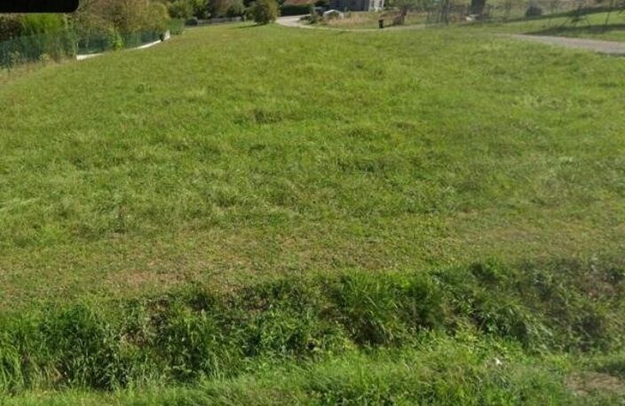 Terrain de 2215m2 viabilisé sur la commune de Cléron — photo 2