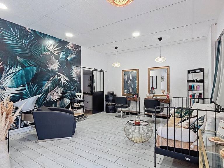 Immeuble de rapport avec appartement et local commercial — photo 1