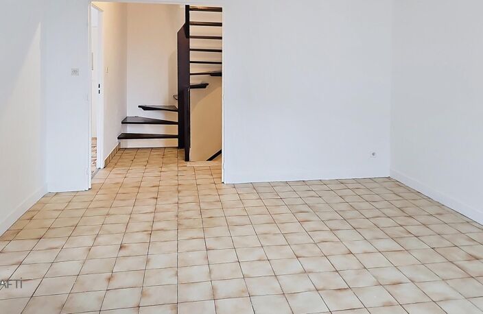 Immeuble de rapport avec appartement et local commercial — photo 3