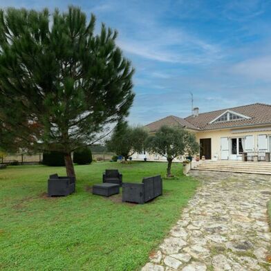 Maison 6 pièces 296520 €