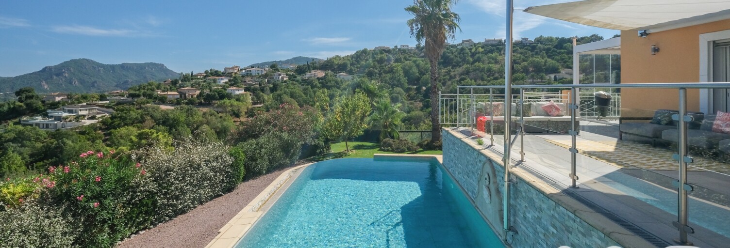 Maison 6 Pièces 225 m² à vendre à Les Adrets-de-l'Estérel (83600)