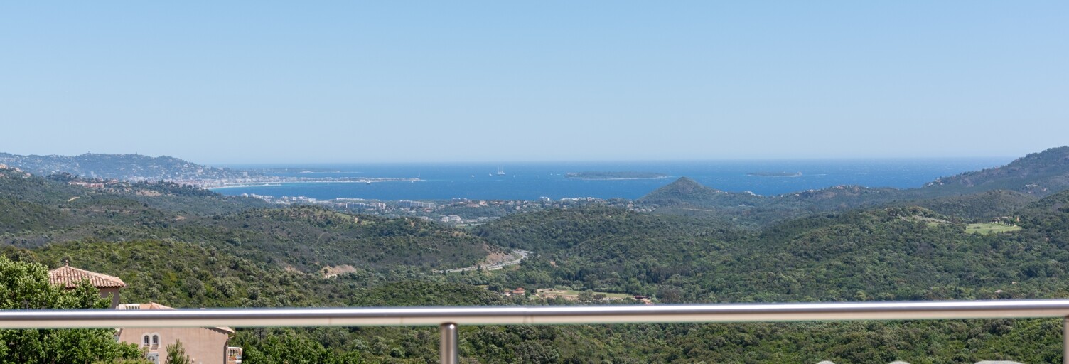 Maison 6 Pièces 225 m² à vendre à Les Adrets-de-l'Estérel (83600)