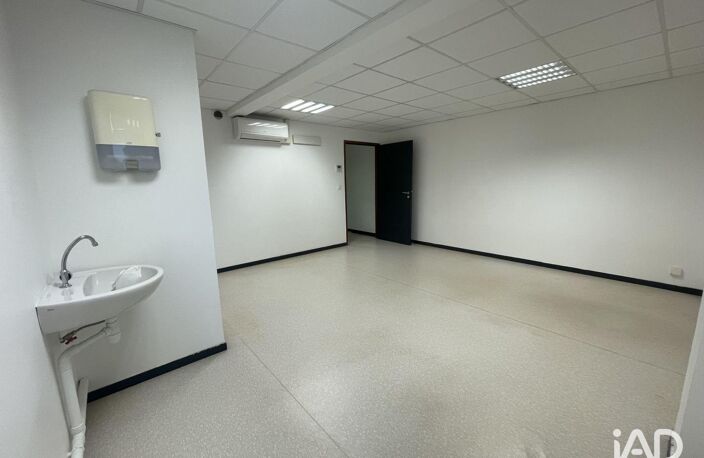 Location Local d'activités 30 m&sup2; — photo 4