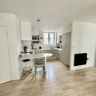 Appartement 5 pièces 174000 €