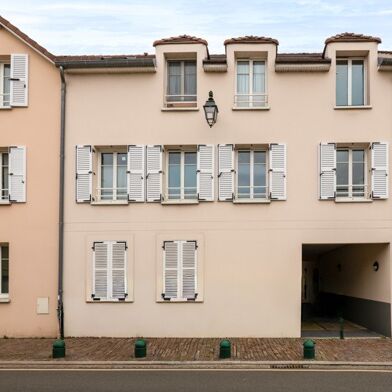 Appartement 4 pièces 294100 €