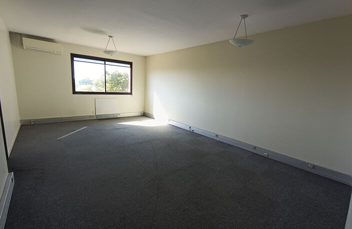 Bureaux Aucamville 179.61 m2 — photo 2