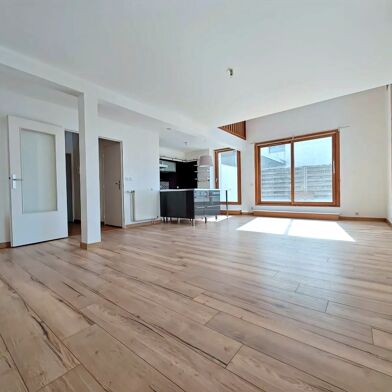 Appartement 5 pièces 325500 €