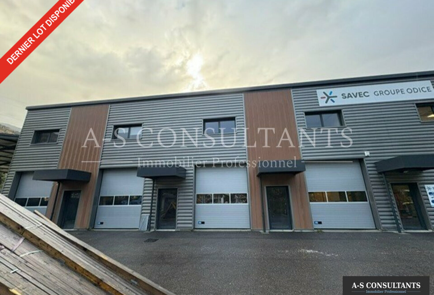 ENTREPOT/STOCKAGE à louer — photo 1
