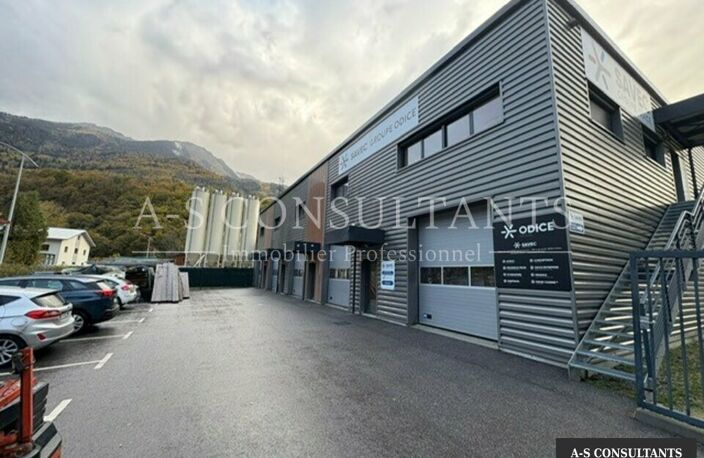 ENTREPOT/STOCKAGE à louer — photo 4