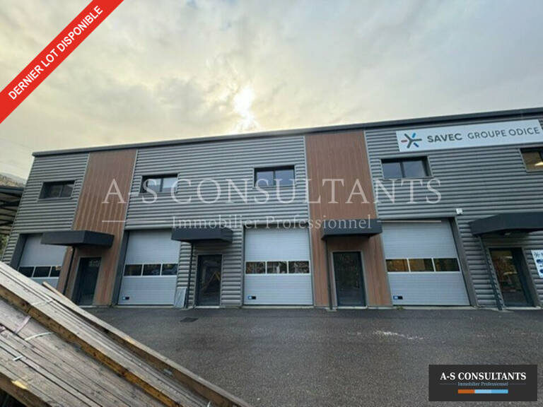 ENTREPOT/STOCKAGE à louer — photo 1