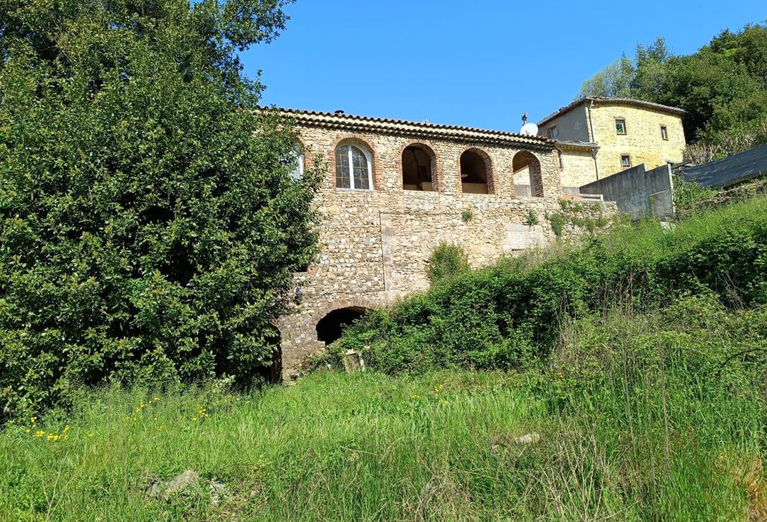 Mas ancien à vendre de deux logements plus dépendances sur 1125m² de terrain ouvert — photo 1