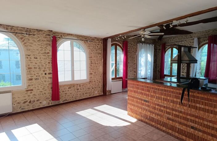 Mas ancien à vendre de deux logements plus dépendances sur 1125m² de terrain ouvert — photo 2