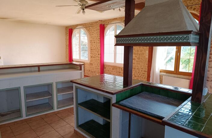Mas ancien à vendre de deux logements plus dépendances sur 1125m² de terrain ouvert — photo 3