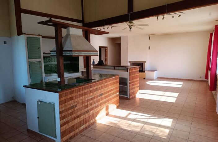 Mas ancien à vendre de deux logements plus dépendances sur 1125m² de terrain ouvert — photo 4