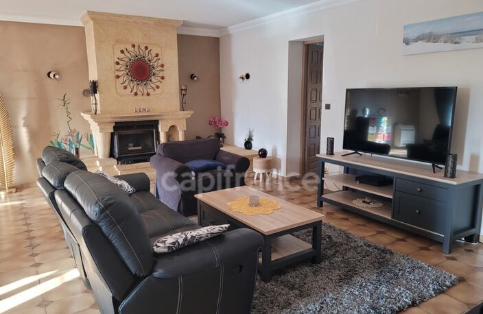 Dpt Gironde (33),A vendre à CUNEZAIS proche de SAINT-ANDRE-DE-CUBZAC, maison de caractère 298 m² avec terrasse couverte très agréable sur un magnifique terrain paysagé de 2221 m² — photo 4