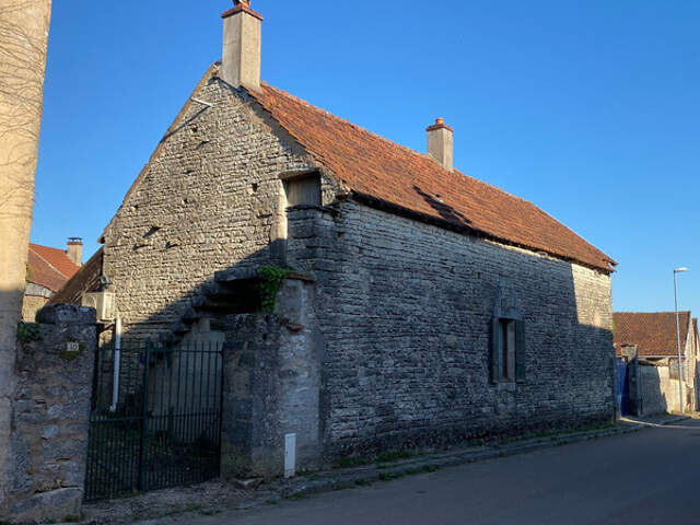 à Vendre Petite maison de campagne avec Grange et Jardin clos SARRY (89) - Plain-pied — photo du bien