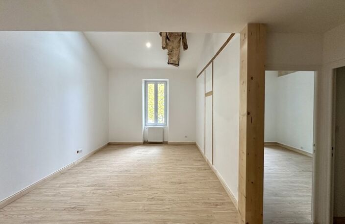 Appartement à vendre 3 pièces BARBEZIEUX SAINT HILAIRE (16) — photo 2