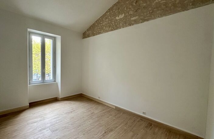 Appartement à vendre 3 pièces BARBEZIEUX SAINT HILAIRE (16) — photo 3