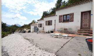 Immeuble  160 m² à vendre à Demandolx (04120)