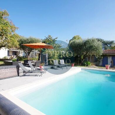 Maison 6 pièces 569250 €