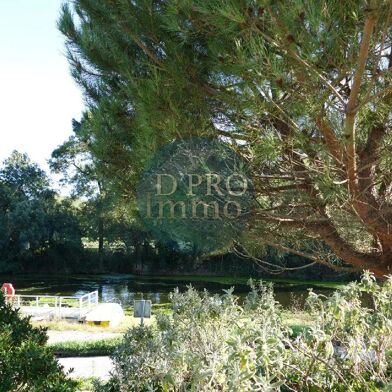 Appartement 4 pièces 220500 €