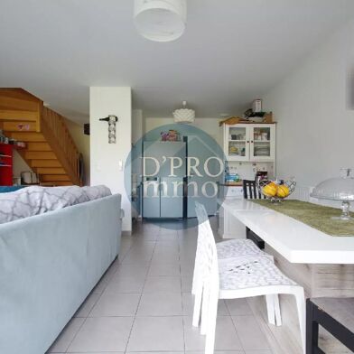 Maison 5 pièces 299250 €