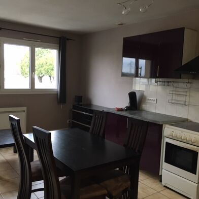 Appartement 3 pièces 900 €