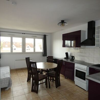 Appartement 3 pièces 910 €