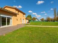 Maison familiale spacieuse et lumineuse de 210 m² sur terrain arboré et plat — photo 3