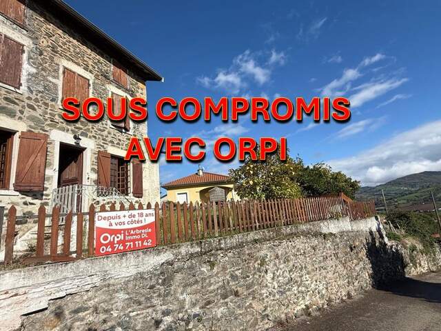 Maison de village avec un jardin et vue — photo du bien