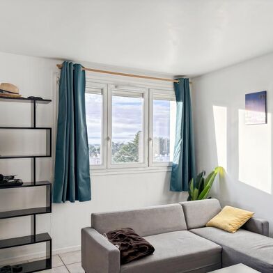Appartement 2 pièces 820 €