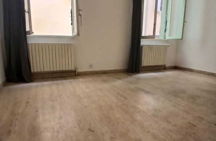 Vente appartement trois pièces en 1er étage/2 coeur de ville de Béziers — photo 2