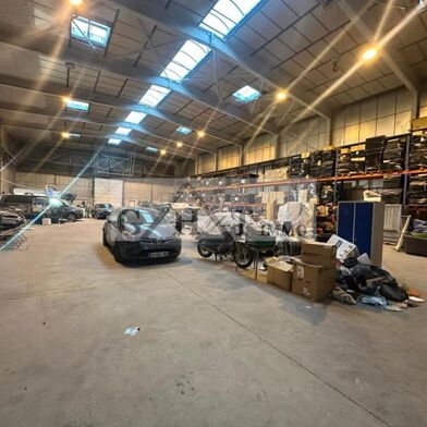 Local industriel  5900000 €